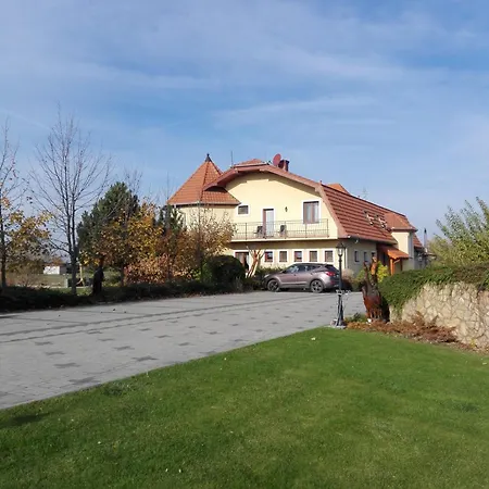 Pri Rybniku Гостевой дом Velka Paka